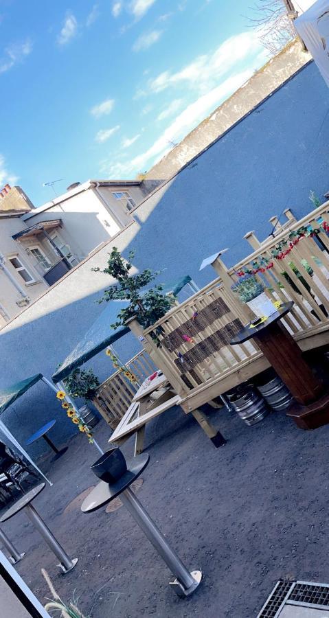The Armada Inn Armoy Екстер'єр фото